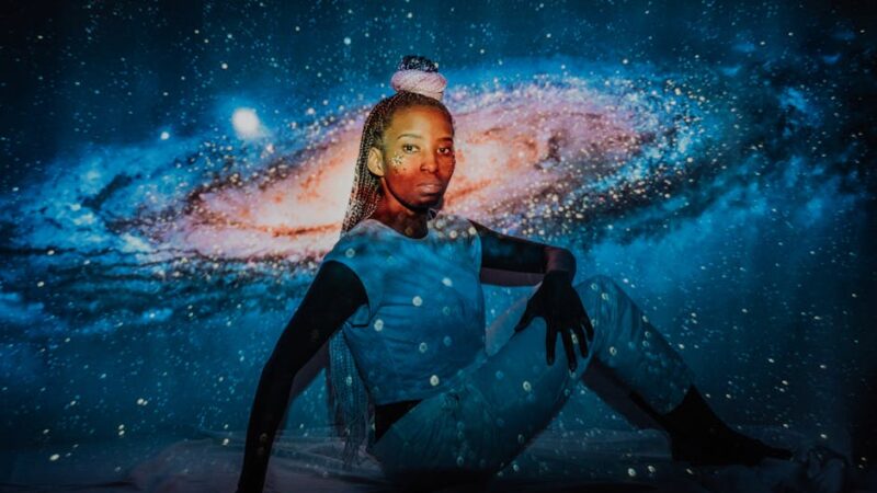 Натяжной потолок с эффектом мерцания звезд